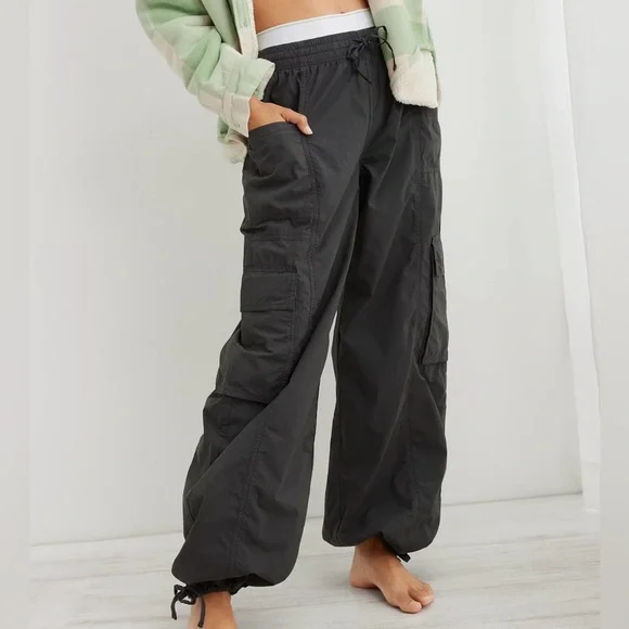 Aerie Cargo Track Pants - Picture 1 of 8